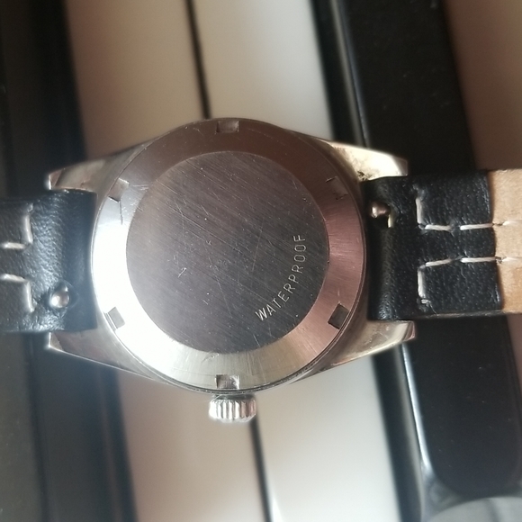 Omega* Automatic * Ladies* Watch - Picture 5 of 6